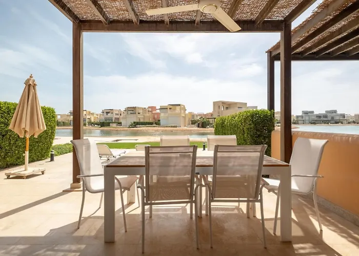 Spacious Townhouse Retreat Tatil Evi