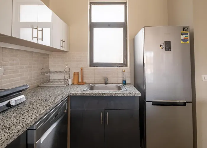 Spacious Townhouse Retreat *
